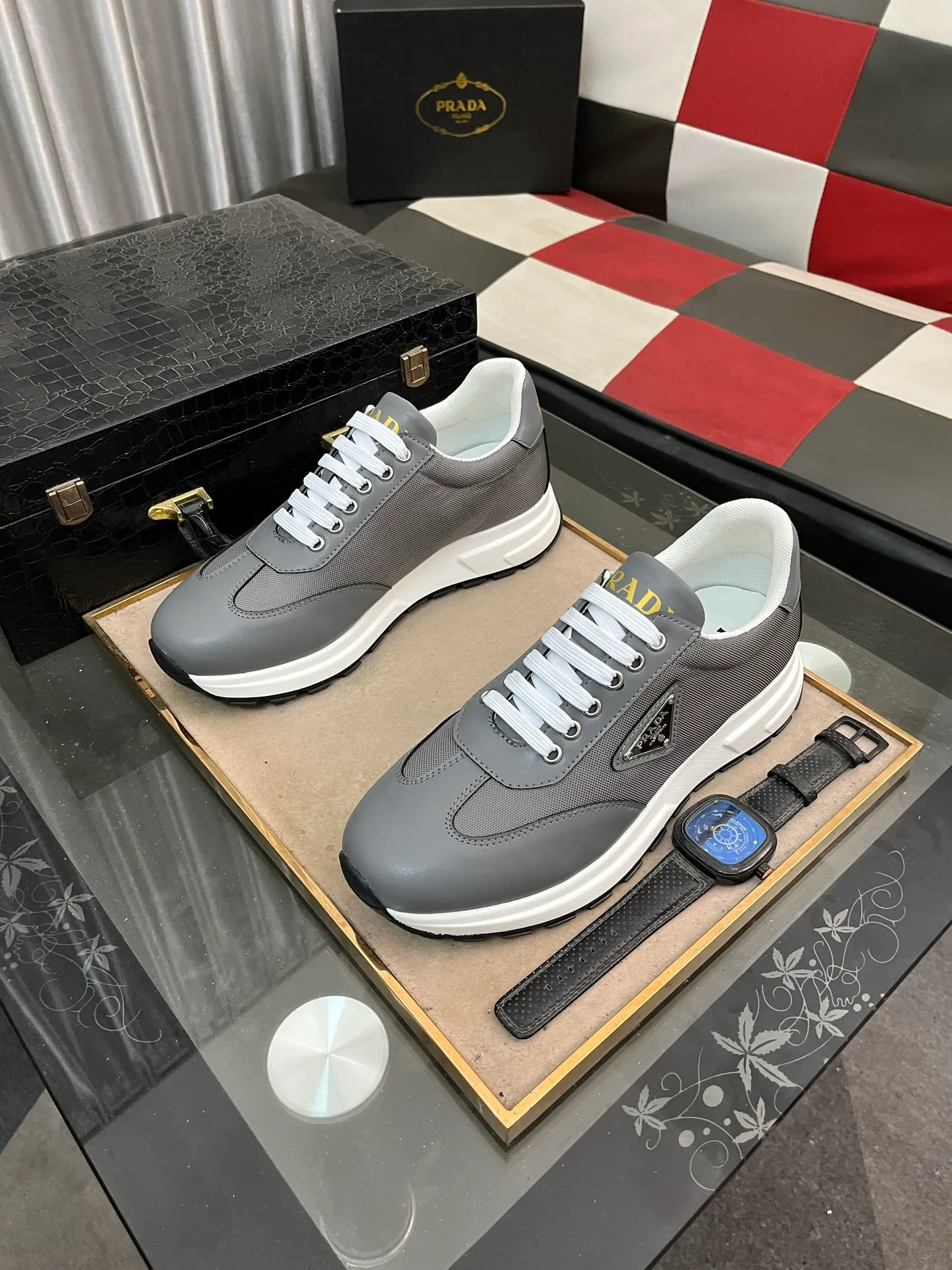 Men's shoes 💰420⌚️⌚️ PRADA [Prada] popular men's shoes, casual shoes and sports shoes! High-end quality 🍀 The upper is made of imported original cowhide 💥 cowhide lining; the original molded outsole. The style is upright and elegant, comfortable and versatile💪 Three quality guarantees Size number: 38-44, 4️⃣ colors available